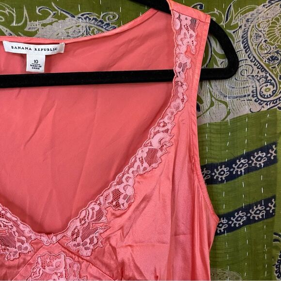 Y2K Banana Republic Coral Silk and Lace Fairycore Camisole Blouse Size 10 - Picture 4 of 13